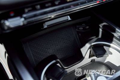 2025 Mercedes-Benz AMG G 63 4MATIC - zdjęcie 68 z 82 - miniatura