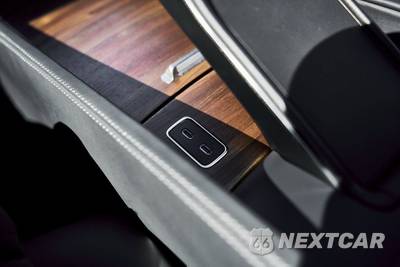 2025 Mercedes-Benz Maybach GLS 600 4MATIC - zdjęcie 58 z 94 - miniatura