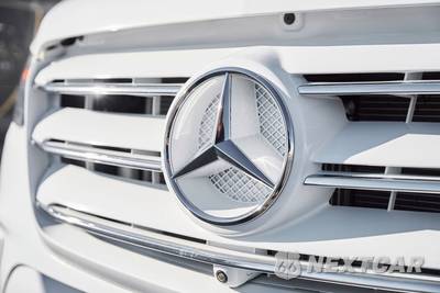 2019 Mercedes-Benz Sprinter 2500 Cargo Van Standard Roof 144.0" WB - zdjęcie 8 z 99 - miniatura