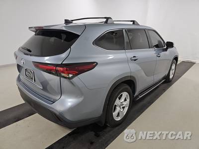 2024 Toyota Highlander LE - zdjęcie 4 z 19 - miniatura