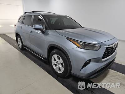 2024 Toyota Highlander LE - zdjęcie 3 z 19 - miniatura
