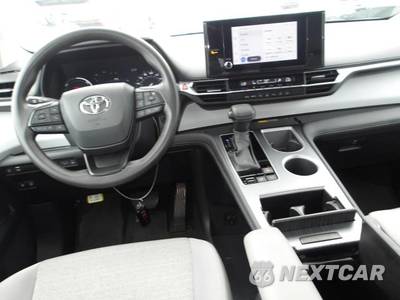 2025 Toyota Sienna LE 8-Passenger 120.5" WB - zdjęcie 18 z 28 - miniatura