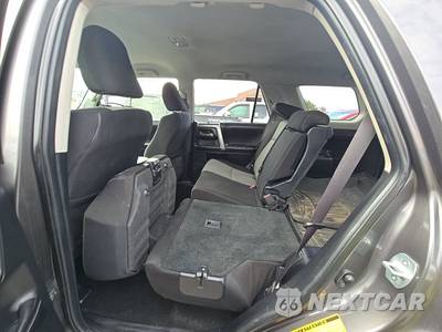 2016 Toyota 4Runner SR5 - zdjęcie 13 z 20 - miniatura