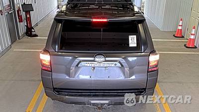2016 Toyota 4Runner SR5 - zdjęcie 5 z 20 - miniatura