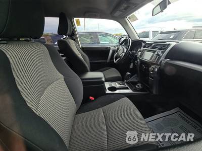 2016 Toyota 4Runner SR5 - zdjęcie 8 z 20 - miniatura