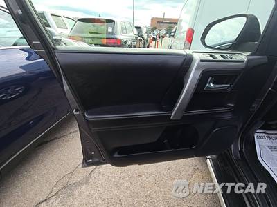 2016 Toyota 4Runner SR5 - zdjęcie 9 z 20 - miniatura