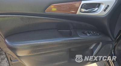 2019 Nissan Pathfinder Platinum - zdjęcie 15 z 27 - miniatura