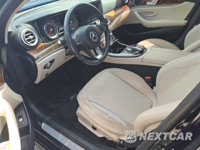 2017 Mercedes-Benz E 300 Sport 4MATIC Sedan - zdjęcie 7 z 18 - miniatura
