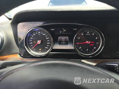 2017 Mercedes-Benz E 300 Sport 4MATIC Sedan - zdjęcie 12 z 18 - miniatura