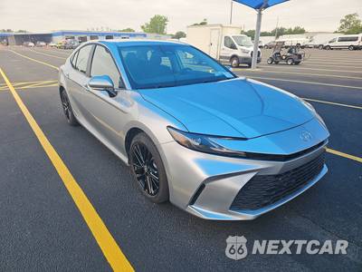 2026 Toyota Camry LE - zdjęcie 3 z 22 - miniatura