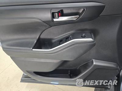 2022 Toyota Highlander XLE - zdjęcie 9 z 20 - miniatura