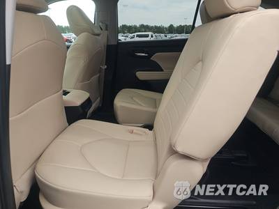 2023 Toyota Highlander XLE - zdjęcie 13 z 22 - miniatura