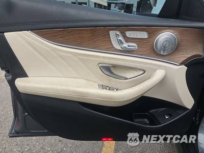 2017 Mercedes-Benz AMG E 43 4MATIC Sedan - zdjęcie 9 z 27 - miniatura