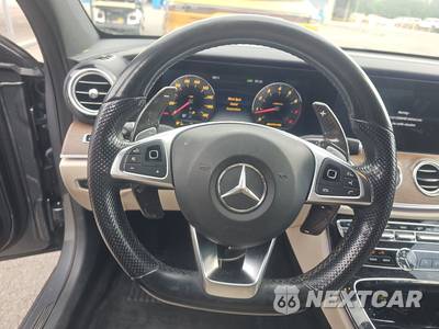 2017 Mercedes-Benz AMG E 43 4MATIC Sedan - zdjęcie 10 z 27 - miniatura