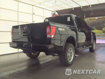2012 Nissan TITAN PRO-4X Crew Cab Short Bed - zdjęcie 4 z 45 - miniatura