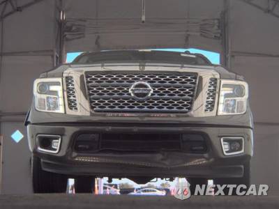 2017 Nissan TITAN Platinum Reserve Crew Cab Short Bed - zdjęcie 3 z 24 - miniatura