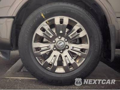 2017 Nissan TITAN Platinum Reserve Crew Cab Short Bed - zdjęcie 18 z 24 - miniatura