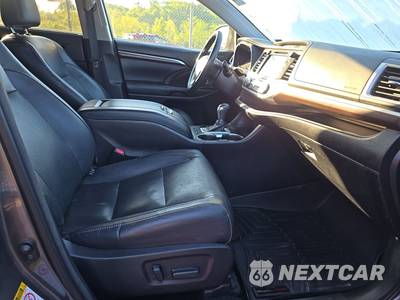 2016 Toyota Highlander Limited - zdjęcie 8 z 18 - miniatura