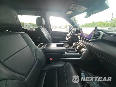 2023 Toyota Tundra Platinum Crew Cab Short Bed - zdjęcie 8 z 23 - miniatura