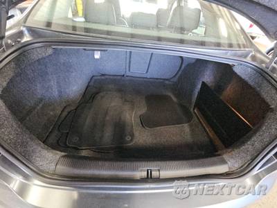 2010 Volkswagen Jetta Sedan SE - zdjęcie 16 z 31 - miniatura