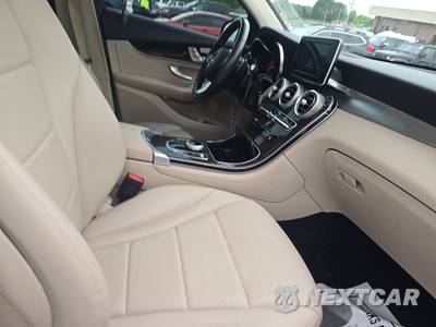 2019 Mercedes-Benz GLC 300 4MATIC - zdjęcie 8 z 46 - miniatura