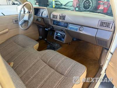 1987 Toyota Pickup - zdjęcie 46 z 50 - miniatura