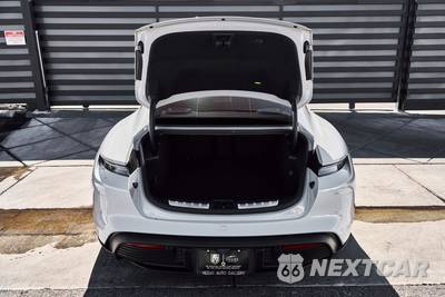 2023 Porsche Taycan 4S - zdjęcie 17 z 50 - miniatura