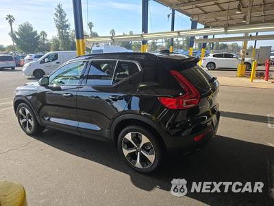 2023 Volvo XC40 B4 Ultimate Dark Theme - zdjęcie 6 z 27 - miniatura