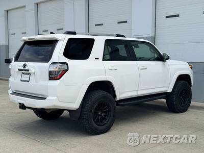 2021 Toyota 4Runner SR5 - zdjęcie 5 z 42 - miniatura