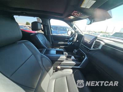 2023 Toyota Tundra Platinum Crew Cab Short Bed - zdjęcie 8 z 23 - miniatura