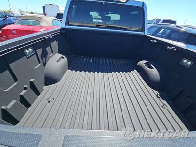 2023 Toyota Tundra Platinum Crew Cab Short Bed - zdjęcie 16 z 23 - miniatura