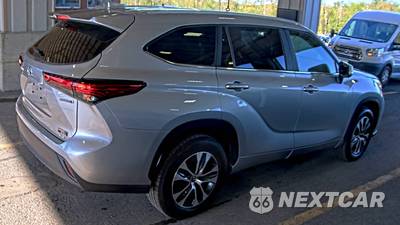 2023 Toyota Highlander Hybrid XLE - zdjęcie 4 z 20 - miniatura