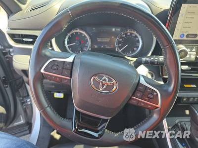 2024 Toyota Highlander XSE - zdjęcie 16 z 25 - miniatura