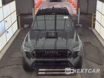 2026 Toyota Tacoma i-FORCE MAX TRD Pro Crew Cab Medium Bed - zdjęcie 12 z 18 - miniatura