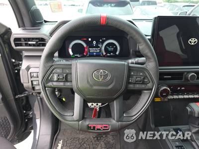 2026 Toyota Tacoma i-FORCE MAX TRD Pro Crew Cab Medium Bed - zdjęcie 16 z 18 - miniatura
