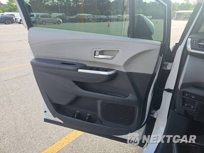 2023 Toyota Sienna XLE 7-Passenger 120.5" WB - zdjęcie 9 z 24 - miniatura