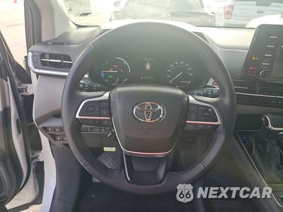 2023 Toyota Sienna XLE 7-Passenger 120.5" WB - zdjęcie 10 z 24 - miniatura