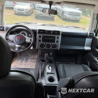2010 Toyota FJ Cruiser w/Rear Doors - zdjęcie 7 z 12 - miniatura
