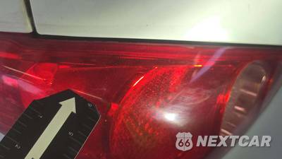 2008 Nissan Versa 1.8 SL Hatchback - zdjęcie 36 z 44 - miniatura