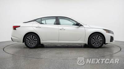 2025 Nissan Altima SV - zdjęcie 8 z 12 - miniatura