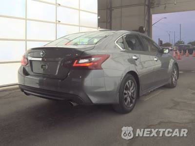 2017 Nissan Altima 2.5 S - zdjęcie 4 z 39 - miniatura
