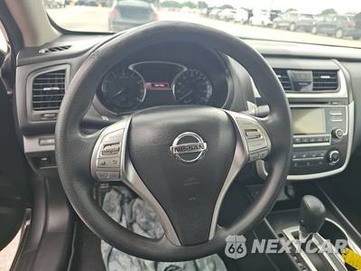 2017 Nissan Altima 2.5 S - zdjęcie 10 z 39 - miniatura