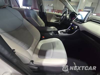 2019 Toyota RAV4 XLE Premium - zdjęcie 8 z 22 - miniatura