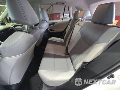 2019 Toyota RAV4 XLE Premium - zdjęcie 13 z 22 - miniatura