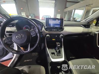 2019 Toyota RAV4 XLE Premium - zdjęcie 11 z 22 - miniatura