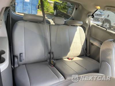 2016 Toyota Sienna XLE 7-Passenger 119.3" WB - zdjęcie 15 z 23 - miniatura