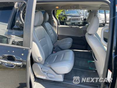 2016 Toyota Sienna XLE 7-Passenger 119.3" WB - zdjęcie 14 z 23 - miniatura
