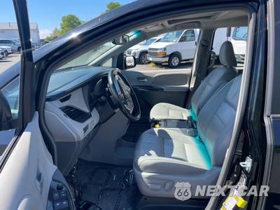 2016 Toyota Sienna XLE 7-Passenger 119.3" WB - zdjęcie 11 z 23 - miniatura
