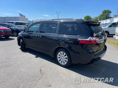 2016 Toyota Sienna XLE 7-Passenger 119.3" WB - zdjęcie 7 z 23 - miniatura