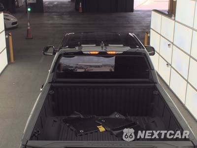 2025 Toyota Tundra Limited Crew Cab Short Bed - zdjęcie 5 z 18 - miniatura